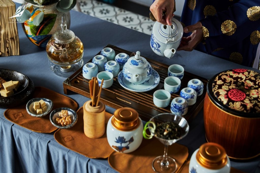 Trà chiều trên du thuyền Lyra Grandeur