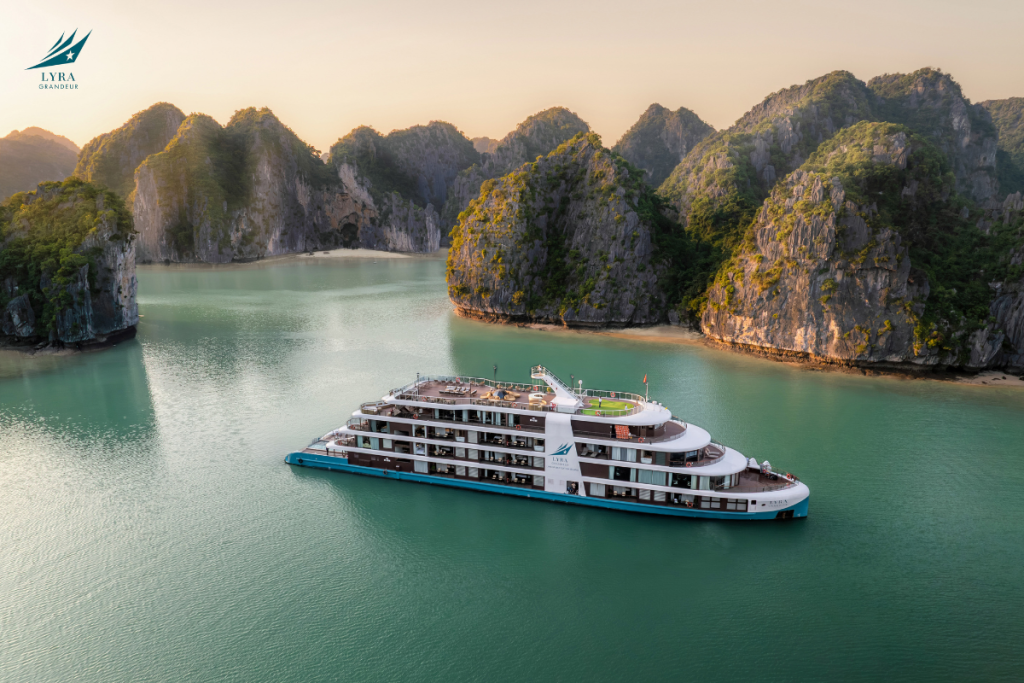 Những “khách sạn nổi” vô cùng tiện nghi trên vịnh Hạ Long