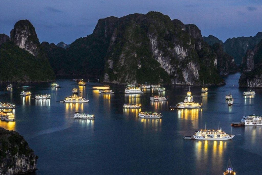 Vô vàn sự lựa chọn cho du khách khi đến vịnh Hạ Long có mong muốn lựa chọn bằng du thuyền