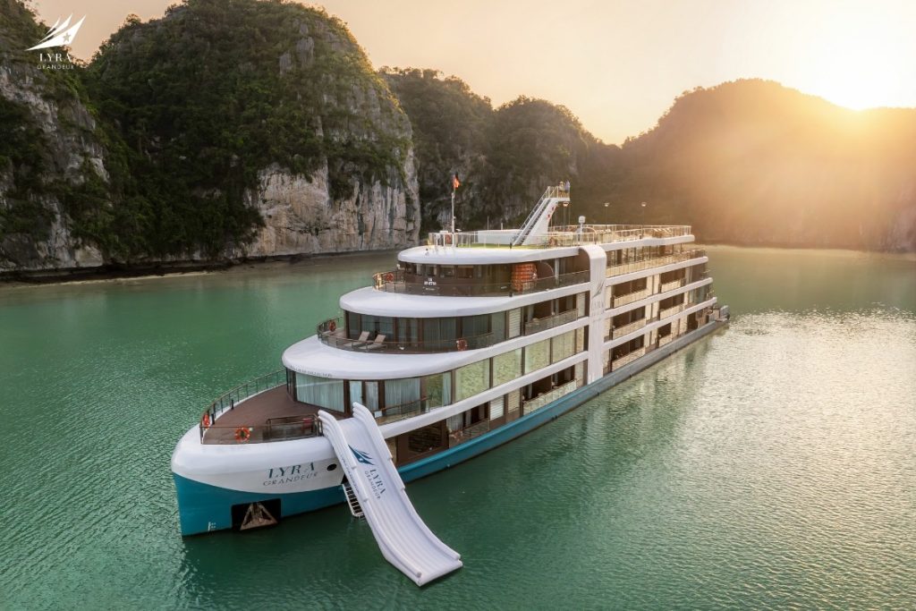 Sublime Luxury of Lyra Grandeur