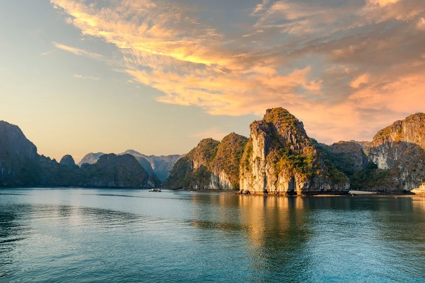 Sunrise in Halong Bay